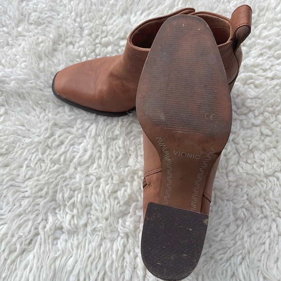 VIONIC LYSSA ANKLE BOOT SIZE 6.5. - Picture 5 of 12